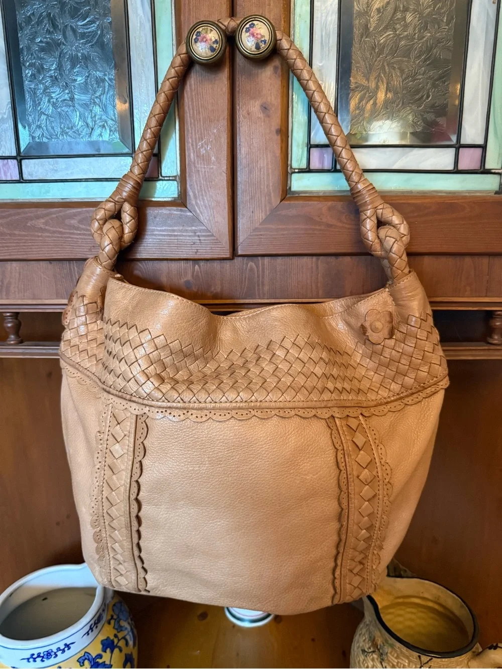 Elliott Lucca vintage leather braided and scalloped design Tan Shoulder Bag